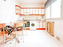 PISO EN VENTA DE CUATRO DORMITORIOS photo 0