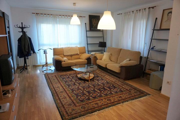 Se vende piso con garaje y trastero en Avenida Constitución - Cuarte de Huerva photo 0