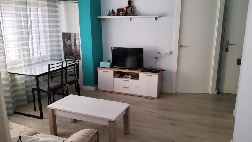 Se vende piso totalmente amueblado y reformado en Calle Jenaro Checa - Zaragoza photo 0