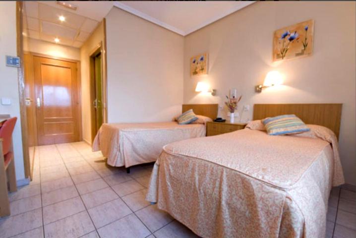 ALQUILER DE RESIDENCIA Y TRASPASO DE NEGOCIO- FUENCARRAL-EL PARDO -MADRID photo 0