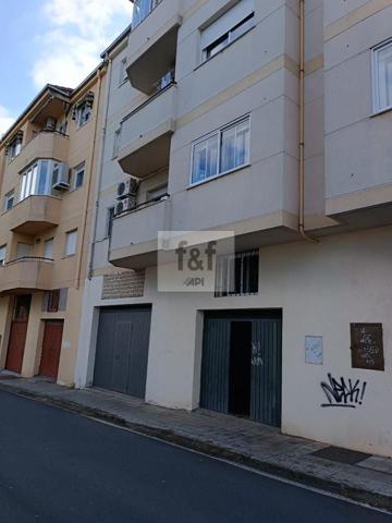 Local en venta en Plasencia de 50 m2 photo 0