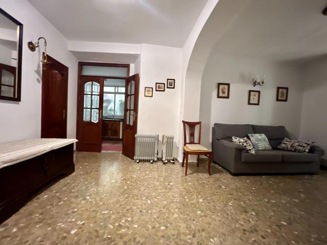 CASA CON 3 PLANTAS JUNTO A PLAZA DEL POTRO ( CORDOBA ) photo 0