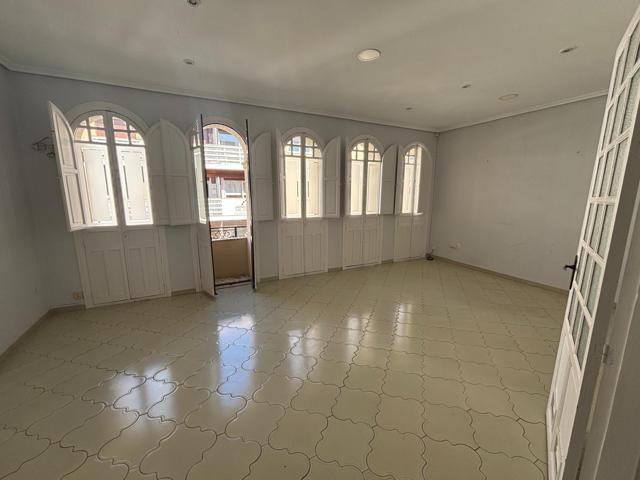PISO 4 DORMITORIOS Y 2 BAÑOS, JUNTO A SAN NICOLAS ( CORDOBA ) photo 0