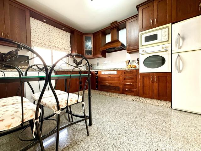 CASA CON 4 DORMITORIOS, Y 2 BAÑOS Y GARAJE EN ENCINAREJO ( CORDOBA ) photo 0