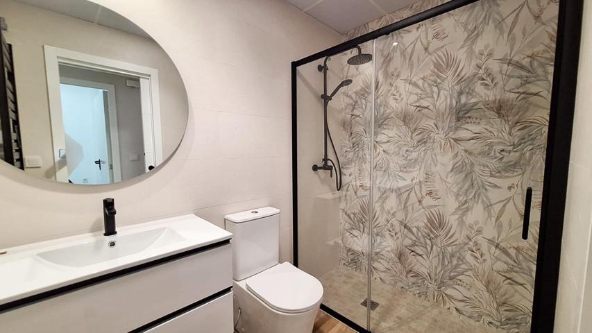 APARTAMENTO DE 1 DORMITORIOS, Y 1 BAÑO A ESTRENAR, CON GARAJE EN ZONA CARLOS III ( CORDOBA ) photo 0