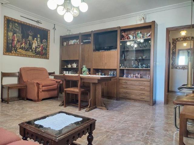 PISO 3 DORMITORIOS, 1 BAÑO JUNTO A AVDA. BARCELONA ( CORDOBA ) photo 0