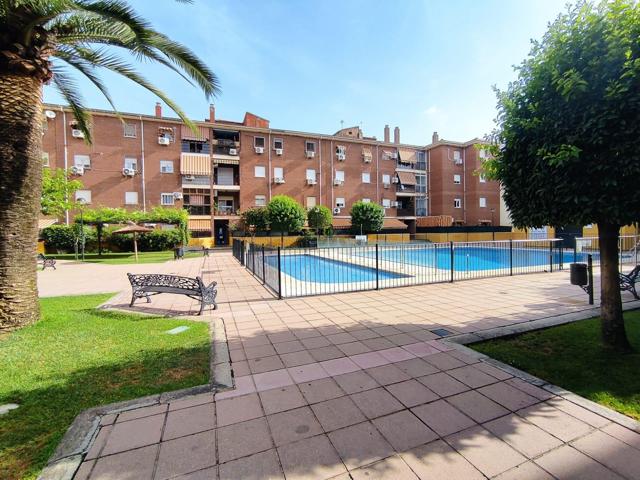 PISO 3 DORMITORIOS, 1 BAÑO Y PISCINA EN PARQUE AZAHARA ( CORDOBA ) photo 0