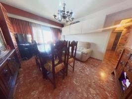 DOS PISOS UNIDOS, 6 DORMITORIOS, 2 BAÑOS EN ZONA CARLOS III photo 0