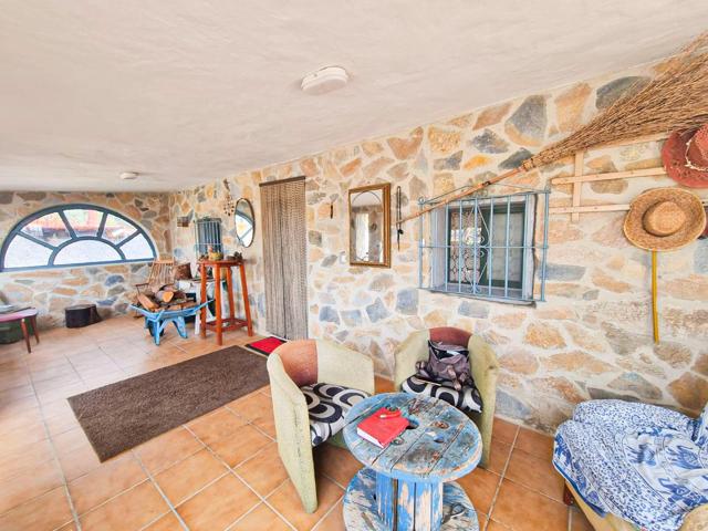 Se vende gran finca rústica segregada con varios apartamentos independientes. PINAR FRANCESES photo 0