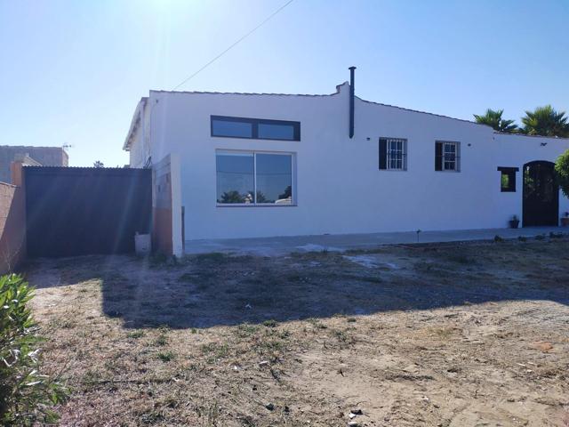 CHALET DIAFANO CON PORCHE TRASTERO Y GARAJE CERRADO. PAGO DEL HUMO photo 0