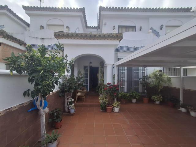 !! MARAVILLOSO ADOSADO EN ZONA INMEJORABLE ZONA CAMPITO !! photo 0
