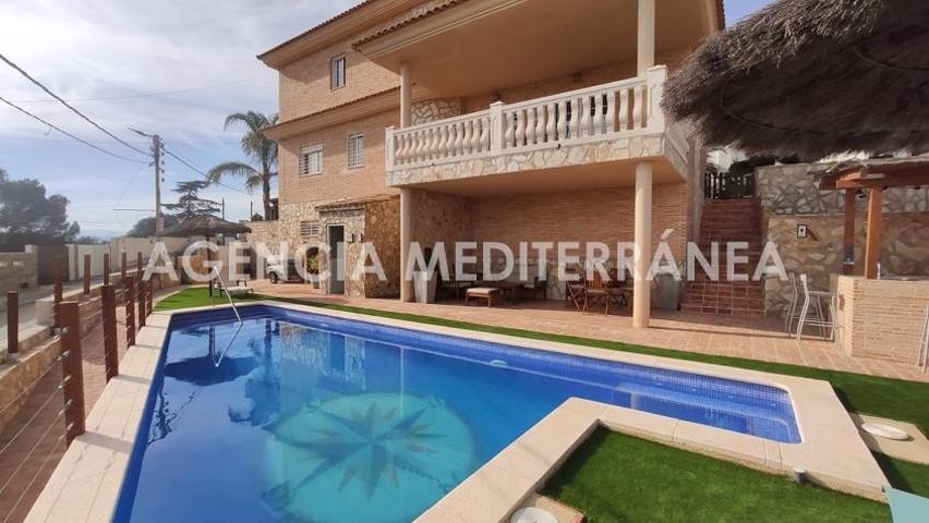 CHALET INDEPENDIENTE CON PISCINA EN MONTEREAL-CALICANTO photo 0