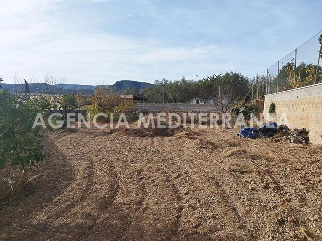 Gran parcela urbanizable en Chulilla photo 0