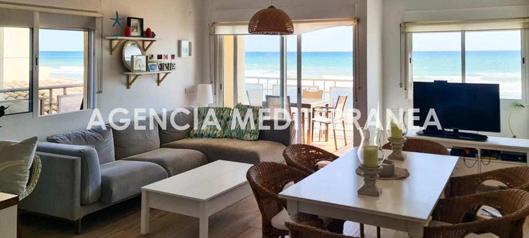 Apartamento en primera linea de playa en el Mareny Blau photo 0