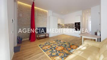 ¡No pierdas la oportunidad de vivir en este espectacular piso recién reformado! photo 0