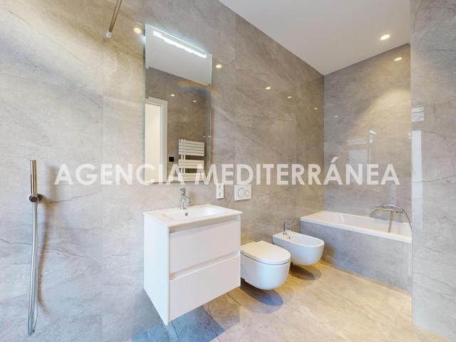 ¡No pierdas la oportunidad de vivir en este espectacular piso recién reformado! photo 0