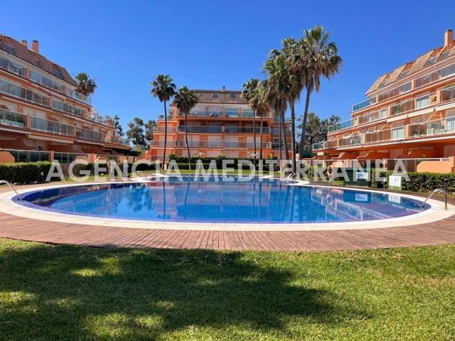 Ático Dúplex con Terraza en Primera Línea de Playa y Vistas Panorámicas al Mar – Denia photo 0