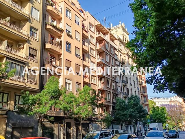 ¡Haz realidad tu hogar soñado en el corazón de Valencia! photo 0