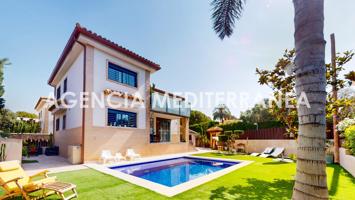 🏡 ¡Elegante y amplia propiedad en La Cañada! 🌿 photo 0