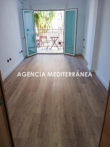 ¡Oportunidad única! Precioso piso reformado Zona Amistat photo 0