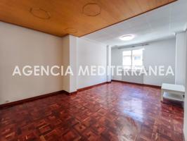 Luminosa vivienda en alquiler en zona La Petxina. photo 0