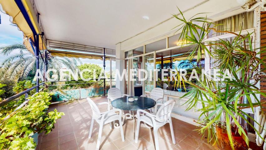 Amplia y Luminosa vivienda frente a los Jardines de Viveros. photo 0