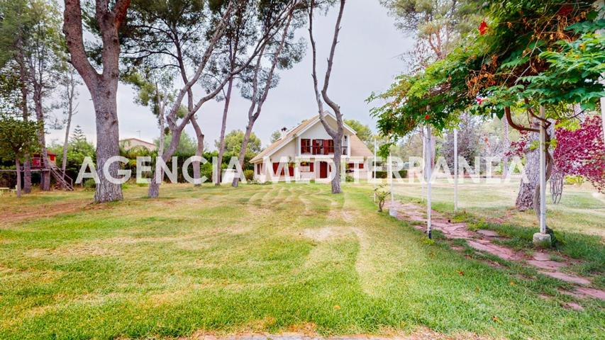 ¿Quieres vivir o disfrutar de tus momentos de descanso en un espectacular chalet independiente, rodeado de naturaleza y tranquilidad con 3605m2? photo 0