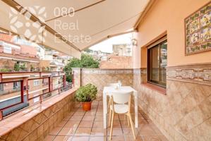 PRECIOSO ATICO DUPLEX EN NOU BARRIS CON AMPLIA TERRAZA photo 0