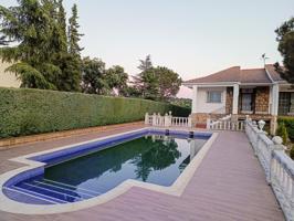 Unifamiliar En venta en Cerro Alarcón, Valdemorillo photo 0