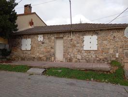 Casa En venta en Robledo de Chavela photo 0