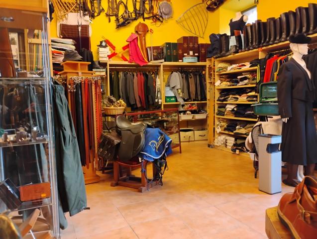 Local En venta en San Lorenzo de El Escorial photo 0