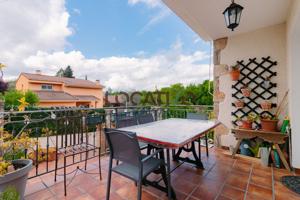 Villa En venta en Robledo de Chavela photo 0