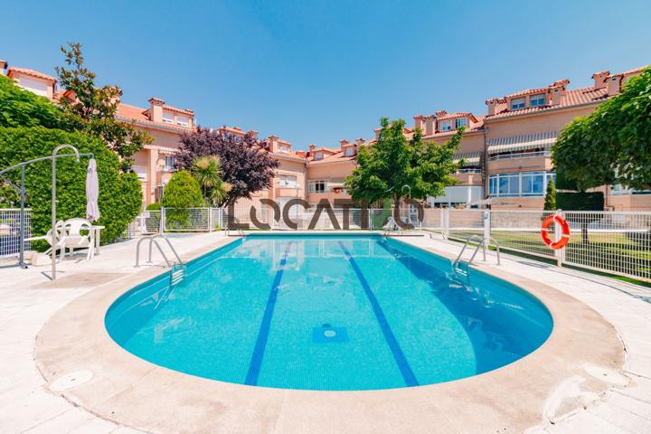 Dúplex En venta en Sevilla la Nueva photo 0