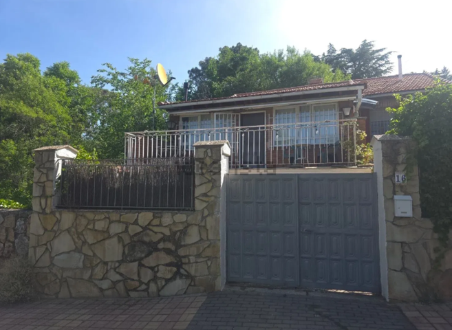 Villa En venta en Robledo de Chavela photo 0