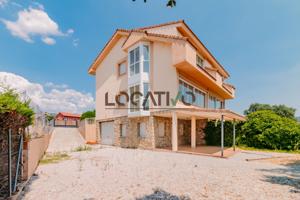 Villa En venta en Robledo de Chavela photo 0
