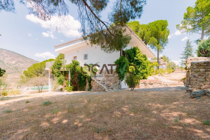 Villa En venta en Fresnedillas de la Oliva photo 0