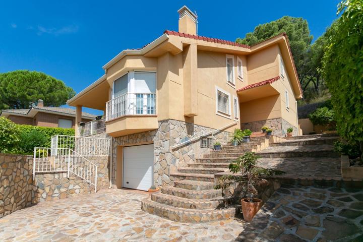 Villa En venta en Valdemaqueda photo 0