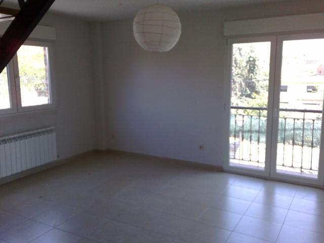 Dúplex En venta en Valdemorillo photo 0