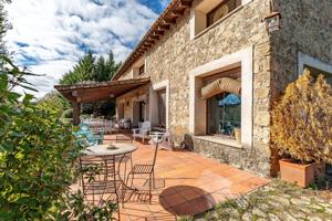 Villa En venta en Villanueva de la Vera photo 0