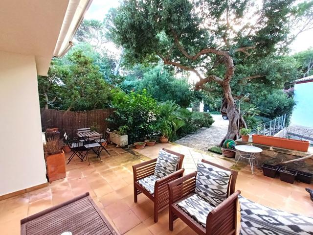 CHALET ADOSADO EXCLUSIVO EN PRIMERA LÍNEA DE MAR EN ALCUDIA MALLORCA photo 0