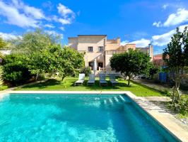🏡 Encantadora casa de pueblo con esencia mallorquina y piscina en Santanyí. photo 0