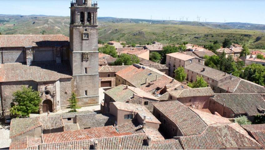 SE VENDE Casa con TERRENO EN EL CENTRO DE MEDINACELI VILLA (SORIA) photo 0