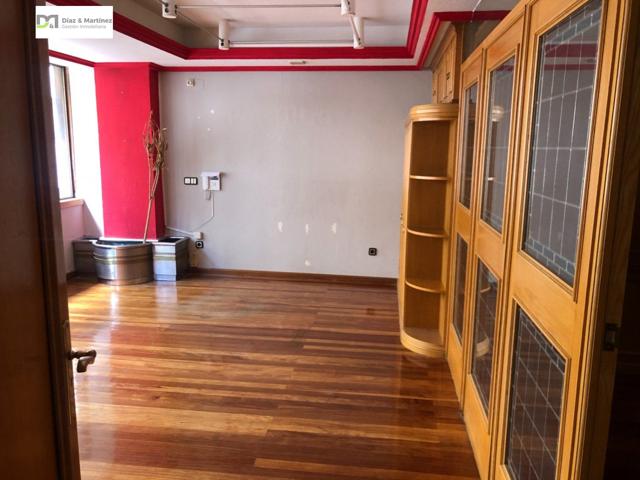 OFICINA DE 70 M2 CON BAÑO EN EL CENTRO DE LEÓN photo 0