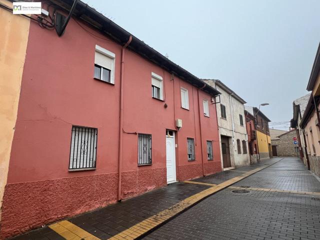 EDIFICIO EN TROBAJO DEL CAMINO CON 4 VIVIENDAS photo 0
