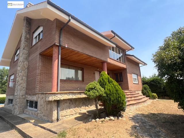 CHALET INDIVIDUAL EN RIBASECA CON PISCINA photo 0