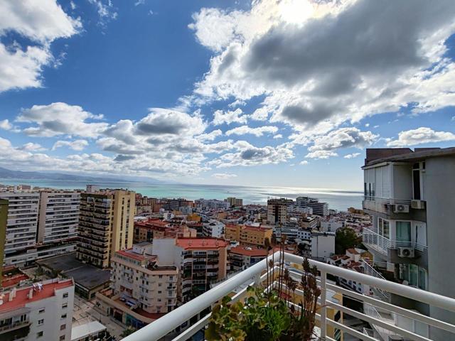 La mejor vista en Torremolinos,última planta en un edificio singular y muy seguro. photo 0