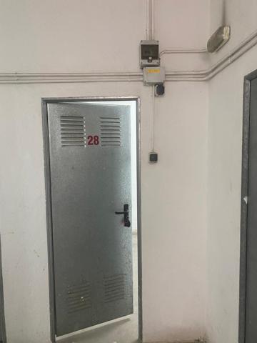 Trastero en el centro,no tiene problemas de humedades,fácil acceso photo 0