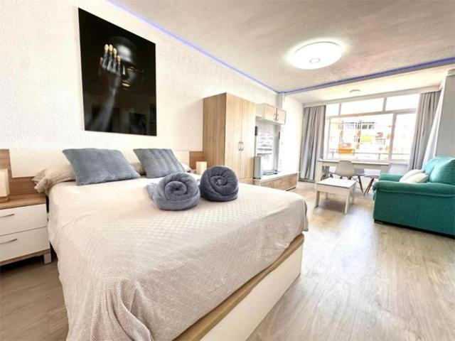 Moderno estudio con vistas al mar y licencia turística en Torremolinos photo 0