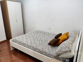 PISO ESTUDIANTES CEU photo 0