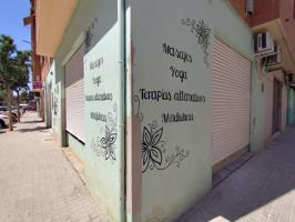 ¡Oportunidad Única en Catarroja! Bajo Comercial Esquinero en Alquiler 🏢 photo 0